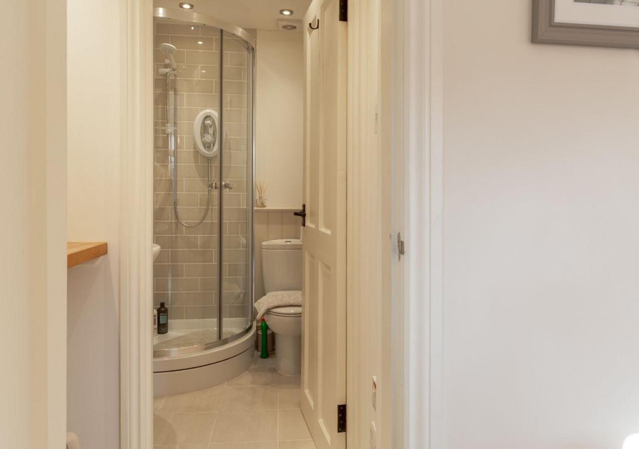 Jasmine Cottage - 2 Bedroom In Heart Of Bourton! Bagian luar foto