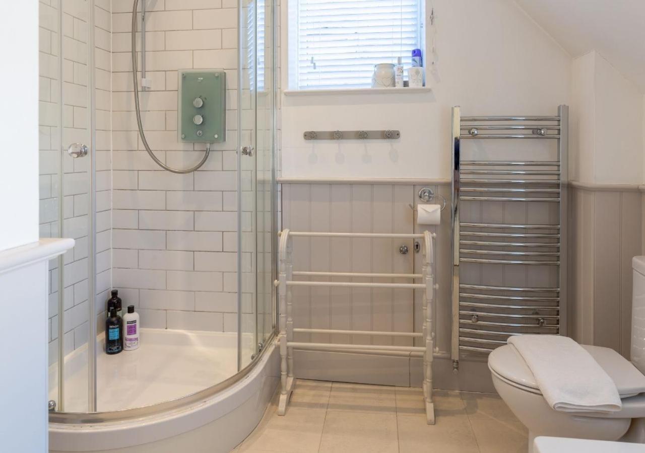 Jasmine Cottage - 2 Bedroom In Heart Of Bourton! Bagian luar foto
