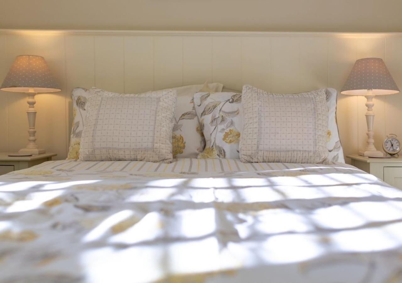 Jasmine Cottage - 2 Bedroom In Heart Of Bourton! Bagian luar foto