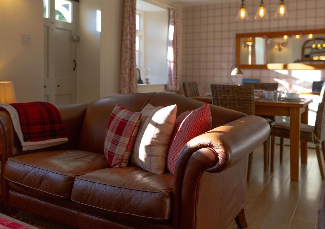 Jasmine Cottage - 2 Bedroom In Heart Of Bourton! Bagian luar foto