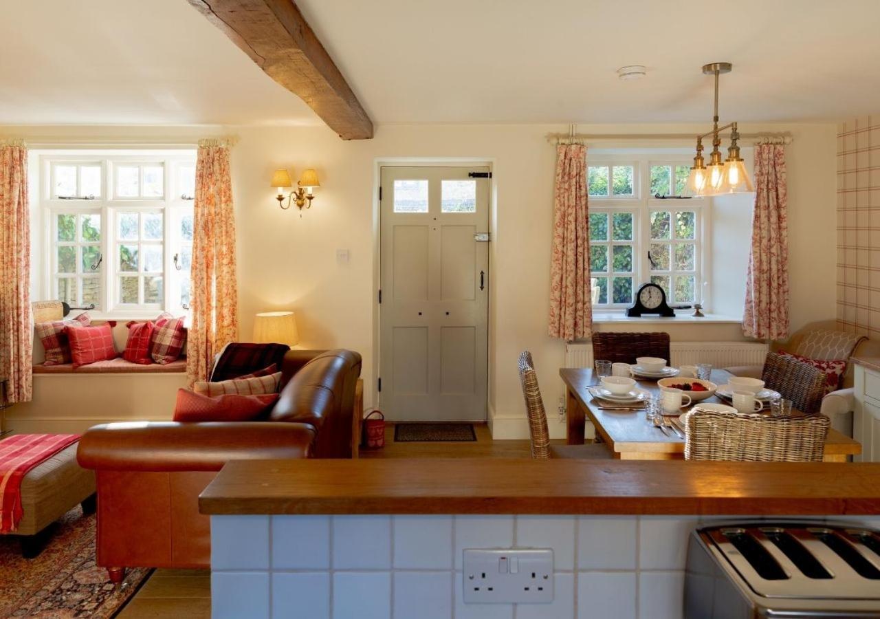 Jasmine Cottage - 2 Bedroom In Heart Of Bourton! Bagian luar foto