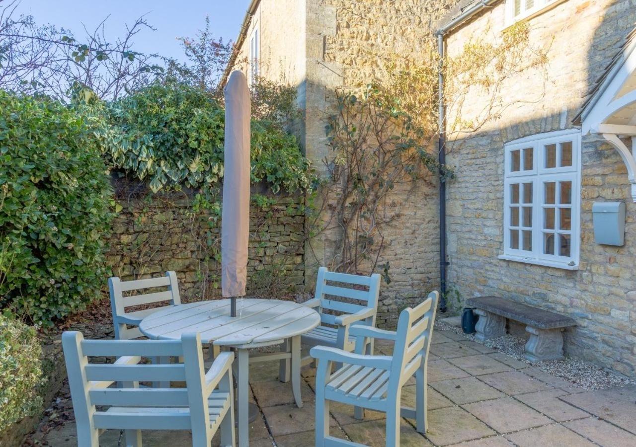 Jasmine Cottage - 2 Bedroom In Heart Of Bourton! Bagian luar foto