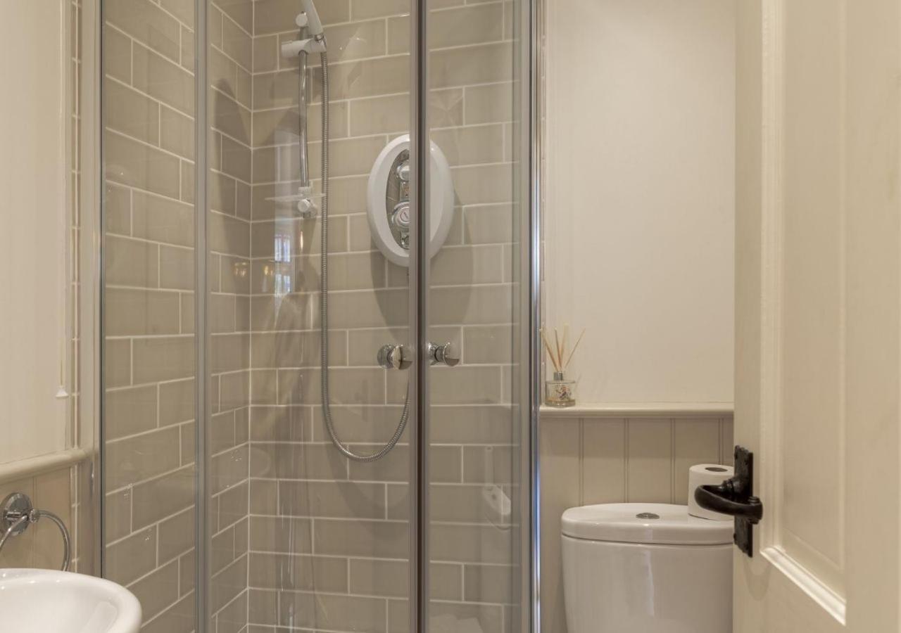 Jasmine Cottage - 2 Bedroom In Heart Of Bourton! Bagian luar foto
